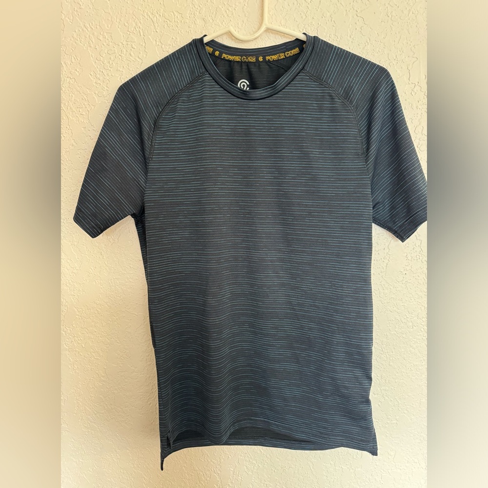 Champion c9 Power Core Men's Fitted Shirt. Sz Small. Performance Activity.
